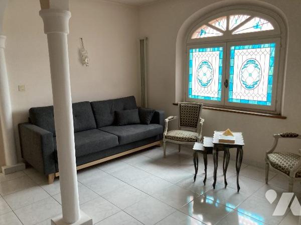 Villa dans parc arboré avec piscine