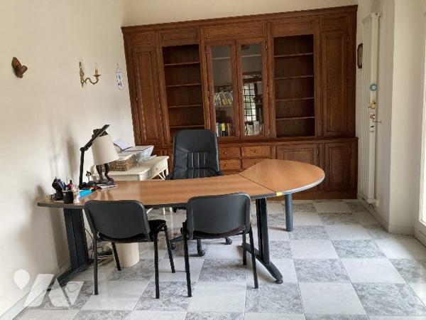 Villa dans parc arboré avec piscine