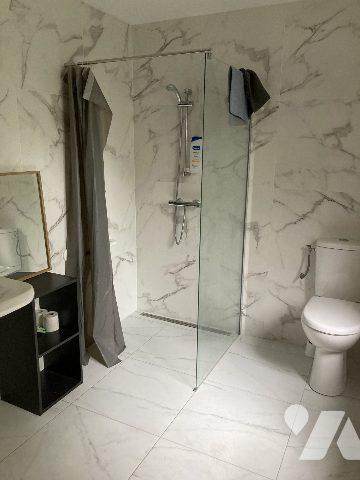 Villa dans parc arboré avec piscine