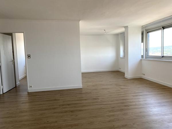 NANCY HYPER CENTRE - A LOUER APPARTEMENT 96 M2 - PARKING - CAVE