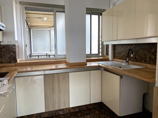 NANCY HYPER CENTRE - A LOUER APPARTEMENT 96 M2 - PARKING - CAVE