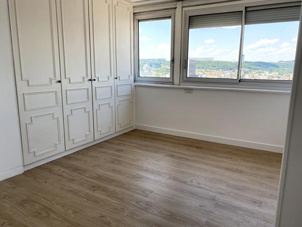 NANCY HYPER CENTRE - A LOUER APPARTEMENT 96 M2 - PARKING - CAVE