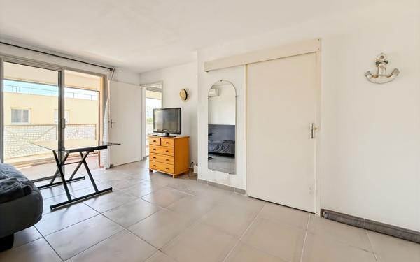 Appartement à vendre    1 pièce • 25,61 m2 Fréjus