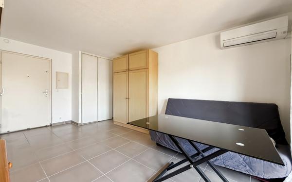 Appartement à vendre    1 pièce • 25,61 m2 Fréjus