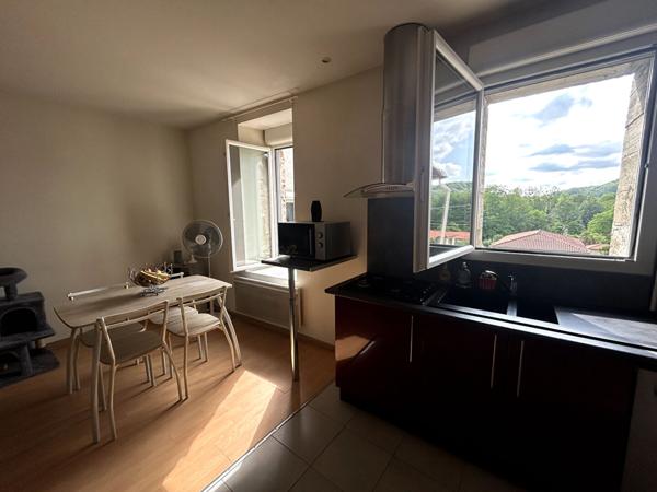 IMMEUBLE RECENT AVEC 3 LOGEMENTS LOUES ? INVESTISSEMENT RENTABLE ET SANS CHARGES