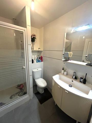 IMMEUBLE RECENT AVEC 3 LOGEMENTS LOUES ? INVESTISSEMENT RENTABLE ET SANS CHARGES