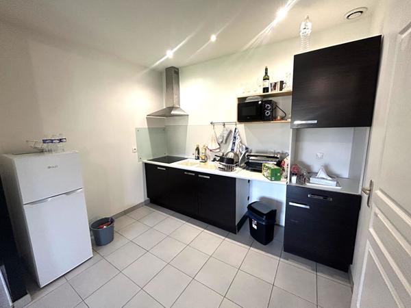 IMMEUBLE RECENT AVEC 3 LOGEMENTS LOUES ? INVESTISSEMENT RENTABLE ET SANS CHARGES