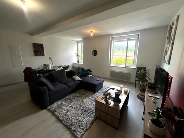 IMMEUBLE RECENT AVEC 3 LOGEMENTS LOUES ? INVESTISSEMENT RENTABLE ET SANS CHARGES