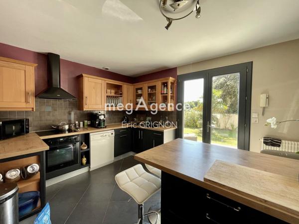 Maison à SABLES D OLONNE, 85180 - 6 pièces 179m²