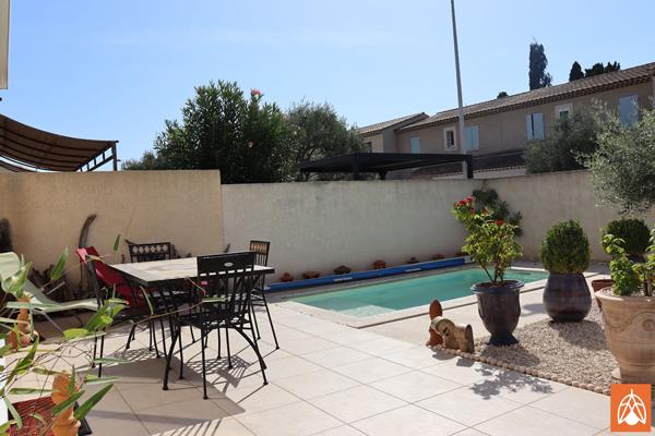 Maison 5 pièce(s) 104 m2 en R+1, avec piscine et garage Salon de provence