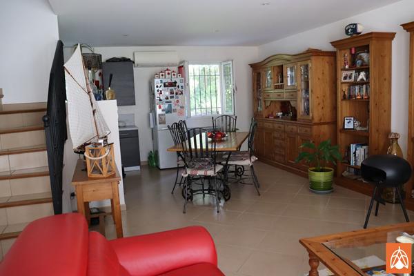 Maison 5 pièce(s) 104 m2 en R+1, avec piscine et garage Salon de provence