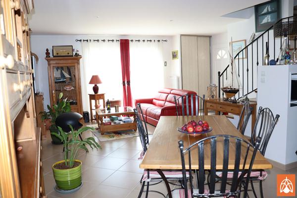 Maison 5 pièce(s) 104 m2 en R+1, avec piscine et garage Salon de provence