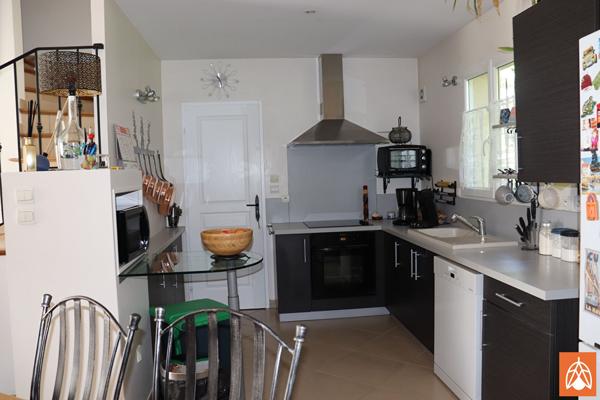 Maison 5 pièce(s) 104 m2 en R+1, avec piscine et garage Salon de provence