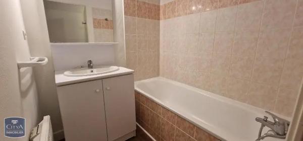 Appartement à louer 3 pièces 66.34m² Brive-la-Gaillarde (19100)