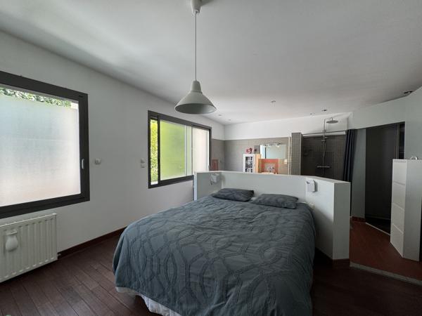 Maison
                                                                                                                                                                                                                                                                                                                        4 pièce(s)                                                                                                                                                                                                          3 chambre(s)                                                                                                                                                                                                          176  m²
