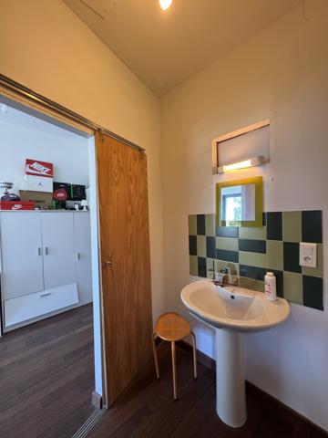Maison
                                                                                                                                                                                                                                                                                                                        4 pièce(s)                                                                                                                                                                                                          3 chambre(s)                                                                                                                                                                                                          176  m²