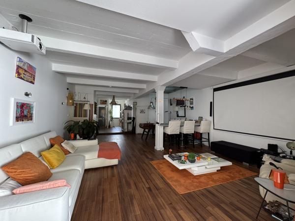 Maison
                                                                                                                                                                                                                                                                                                                        4 pièce(s)                                                                                                                                                                                                          3 chambre(s)                                                                                                                                                                                                          176  m²