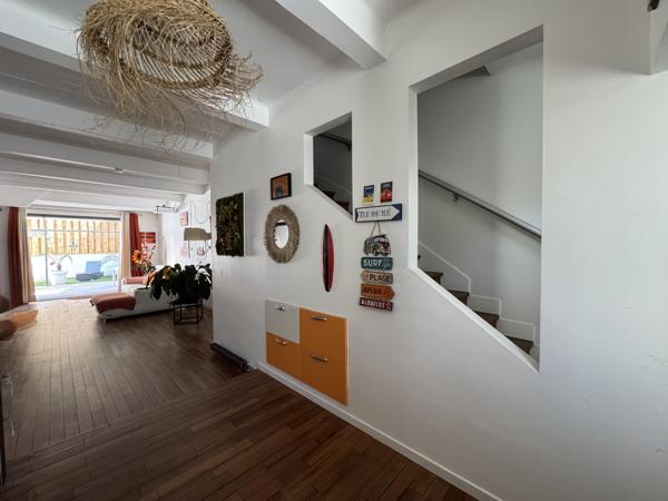 Maison
                                                                                                                                                                                                                                                                                                                        4 pièce(s)                                                                                                                                                                                                          3 chambre(s)                                                                                                                                                                                                          176  m²
