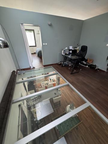 Maison
                                                                                                                                                                                                                                                                                                                        4 pièce(s)                                                                                                                                                                                                          3 chambre(s)                                                                                                                                                                                                          176  m²