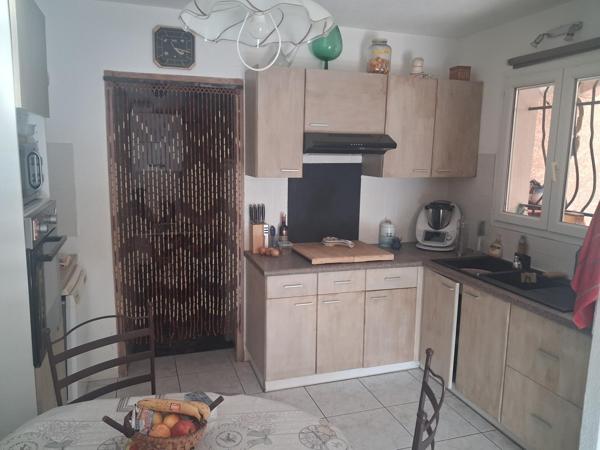 Maison vendue louée - plain pied - jardin 384 m²