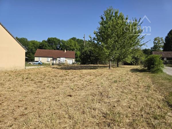 A vendre sur la commune d'Allogny, Chemin de Mehun-sur-Yèvre, terrain à bâtir de 759m².