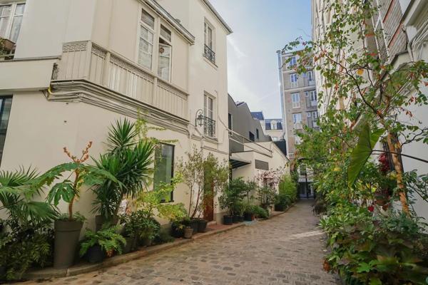 Bureau Paris 10 e - CANAL SAINT-MARTIN