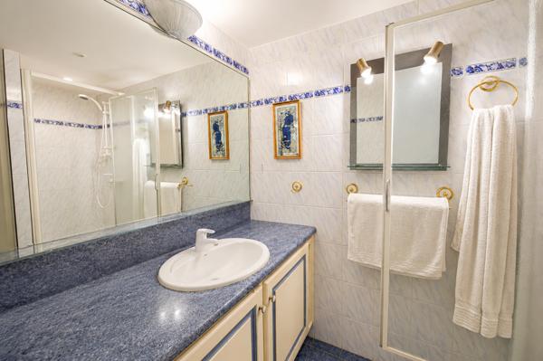 MANDELIEU-LA-NAPOULE ? MINELLE | MAISON 152 M² ? TERRAIN 705 M² ? PISCINE & TENNIS ? GARAGE