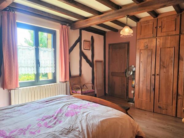 Longère en pierre avec 3 chambres - Dépendances - 2.76 hectares - proche de MONFLANQUIN (Lot-et-Garonne)