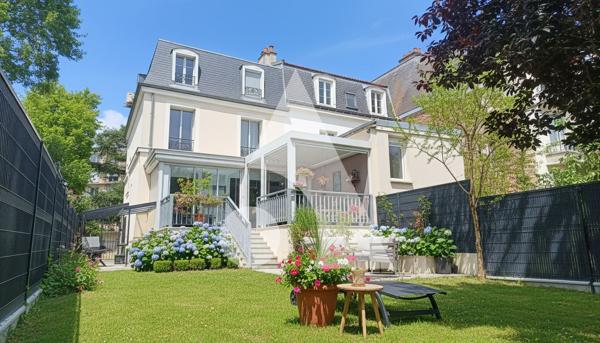 Maison 8 pièces 232 m2