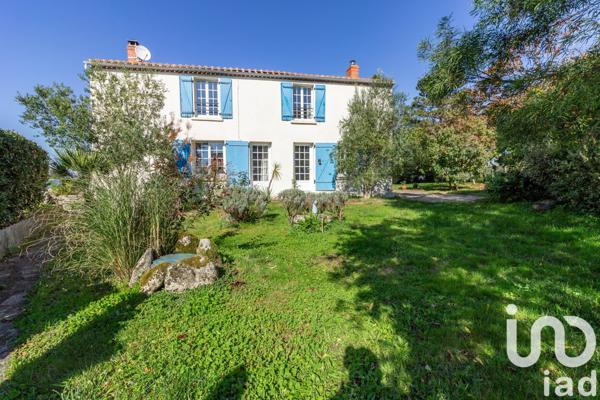 Maison à vendre 5 pièces 148 m² Le Poiré-sur-Vie