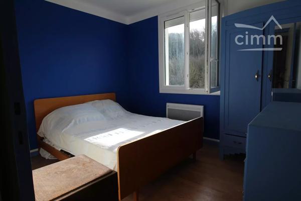 Située dans la charmante bourgade de Chalabre, venez découvrir cette maison entièrement rénovée avec soin.