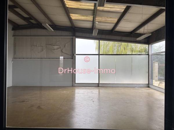 Commerce à louer 1 pièce de 747 m²