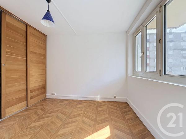 Appartement à vendre  3 pièces - 45 m 2   NANTERRE  - 92
