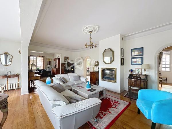 À SAISIR SUR TRESPOEY SUPERBE APPARTEMENT DANS L ANCIEN