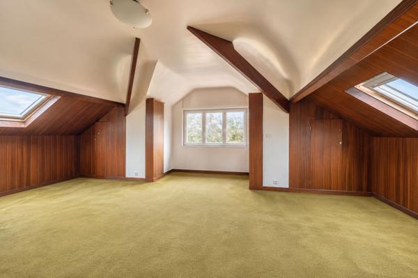 Maison Lavarenne 7 pièces 195 m² habitable / 245m² utile