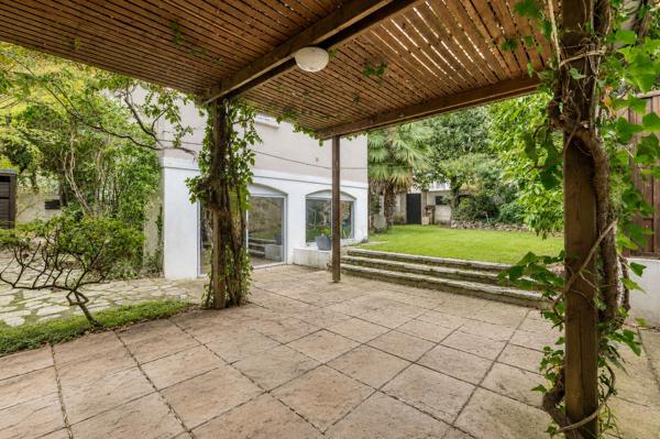 Maison Lavarenne 7 pièces 195 m² habitable / 245m² utile