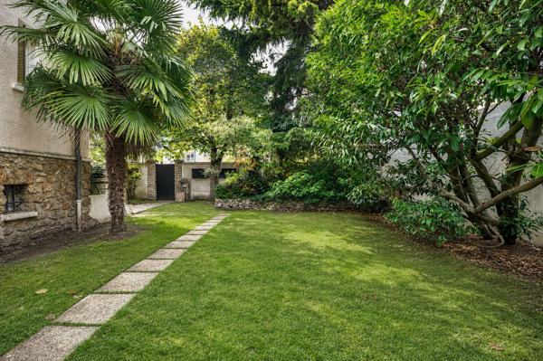 Maison Lavarenne 7 pièces 195 m² habitable / 245m² utile