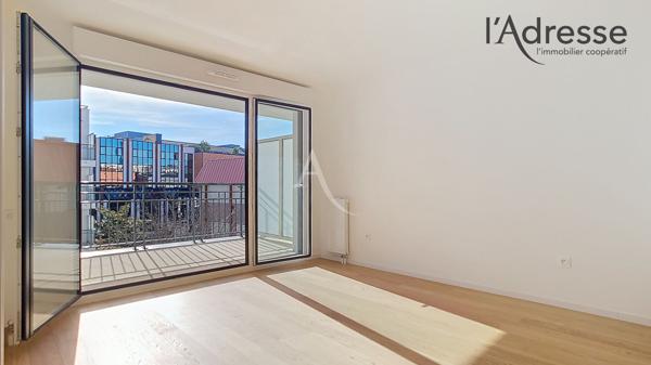 Appartement FRANCO SUISSE Suresnes (quartier Belvédère) 3 pièce(s) 61 m2 avec terrasse 8m² et parking boxé