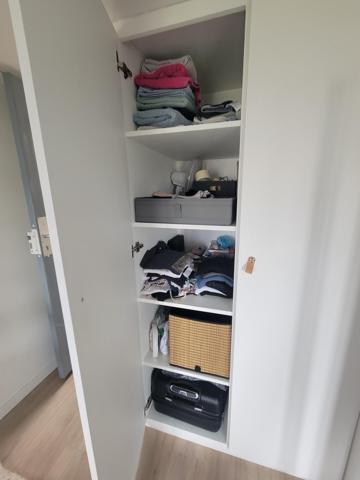 Studette avec une vue entièrement dégagée