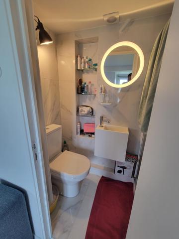 Studette avec une vue entièrement dégagée