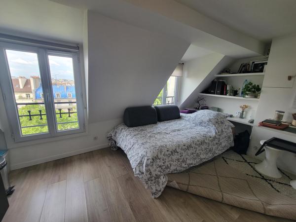 Studette avec une vue entièrement dégagée