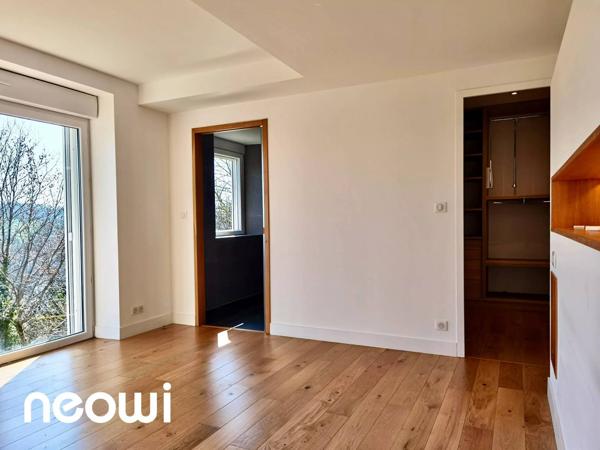 Maison T5 au CALME avec VUE DÉGAGÉE et PISCINE
