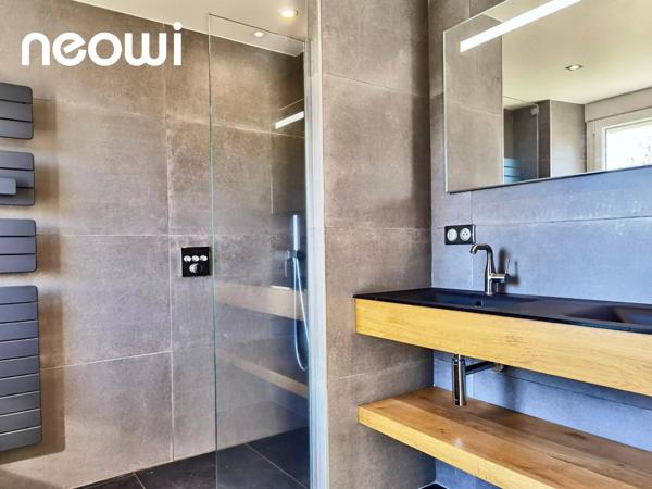 Maison T5 au CALME avec VUE DÉGAGÉE et PISCINE