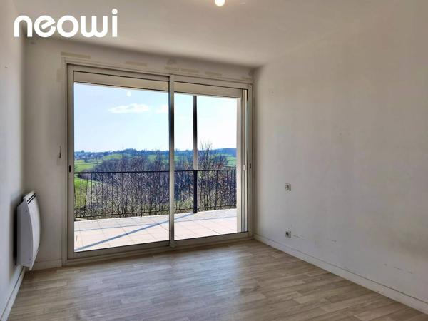 Maison T5 au CALME avec VUE DÉGAGÉE et PISCINE