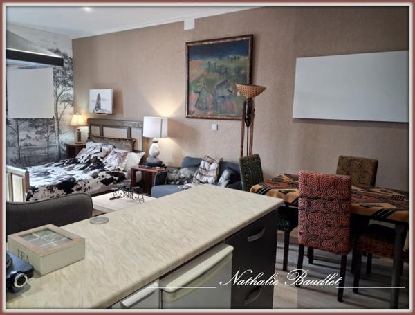 Sillé-le-Guillaume (72140) Immeuble de caractère avec 2 appartements rénovés et un café-restaurant