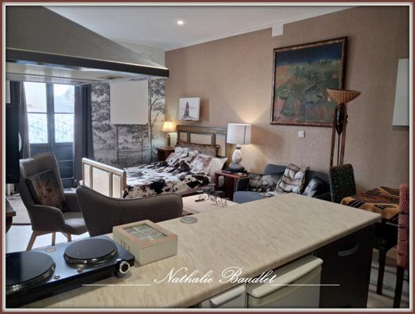 Sillé-le-Guillaume (72140) Immeuble de caractère avec 2 appartements rénovés et un café-restaurant