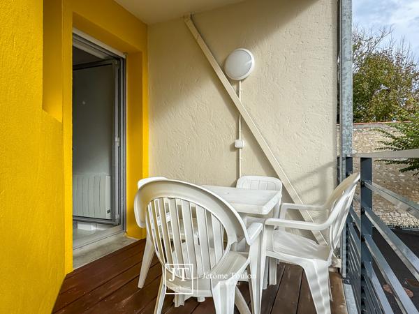 Appartement
                                                                                                                                                                                                                                                                                                                        1 pièce(s)                                                                                                                                                                                                                                                                                                                              23.5  m²