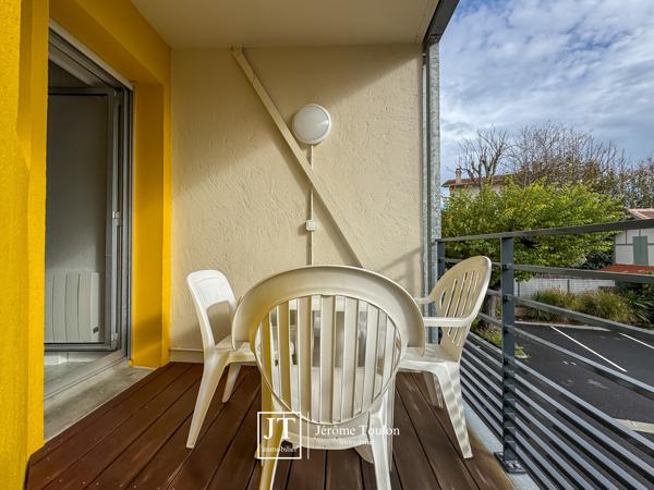 Appartement
                                                                                                                                                                                                                                                                                                                        1 pièce(s)                                                                                                                                                                                                                                                                                                                              23.5  m²