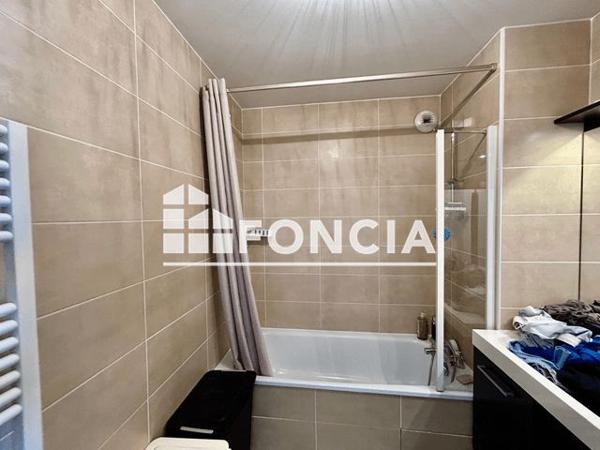 Location Appartement 4 pièces 84.1 m² - 23 RUE PROFESSEUR JOSEPH NICOLAS Lyon 69008