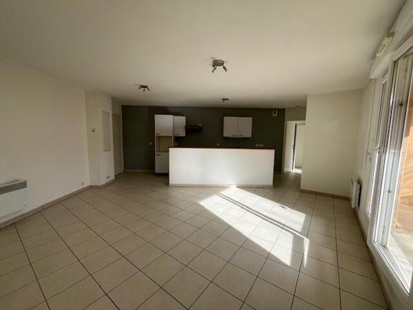 Eclusivité: Type 3 avec terrasse et parking en sous-sol. La Roque d'Anthéron